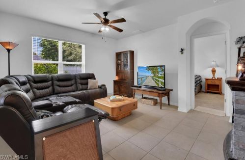3101 19th Pl, Cape Coral, FL 33904-4073