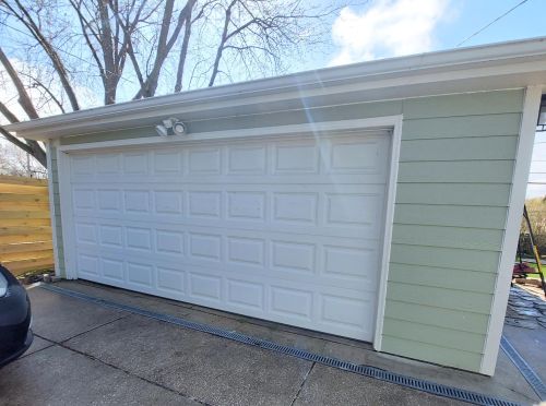 6027 Lake Dr, Cudahy WI  53110-3126 exterior