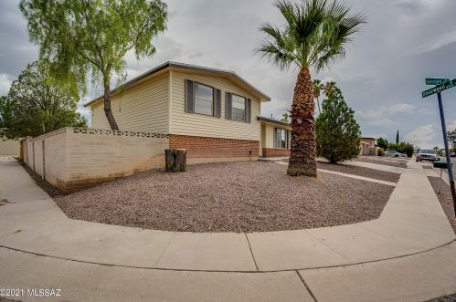 8052 Rosewood St, Tucson, AZ 85710-1632