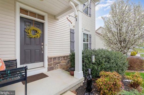 1782 Empress Dr, Navy Sup Dpt, PA 17055-6802