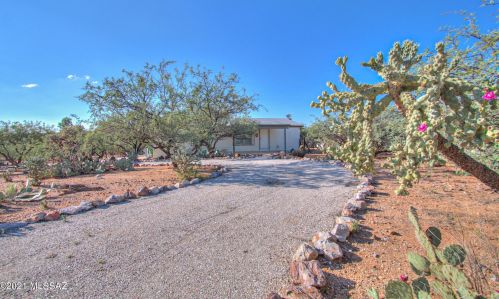 4133 Tortolita St, Tucson, AZ 85739-9702