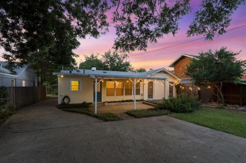 2121 Weatherbee St, Fort Worth TX  76110-1245 exterior