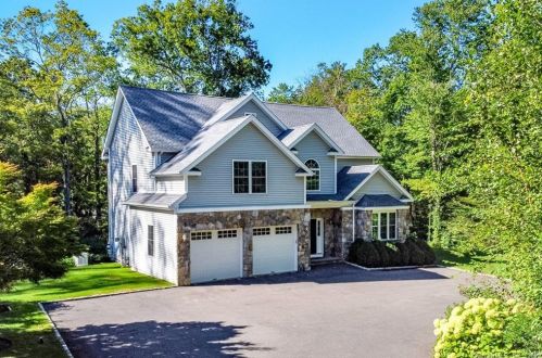 105 Perry Ave, Norwalk, CT 06850-1215