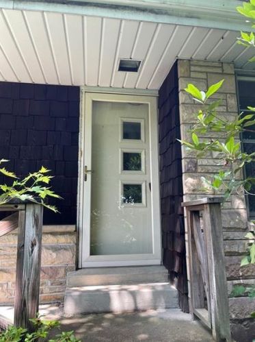 102 Applewood Dr, Gibsonia, PA 15044-9219