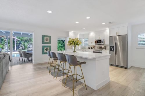 625 Orchid Dr, Naples FL  34102-5012 exterior