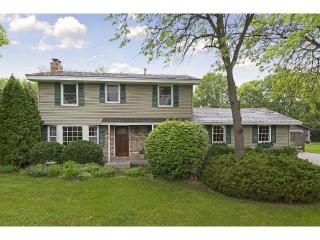 17706 Susan Ln, Hopkins, MN 55345-1623