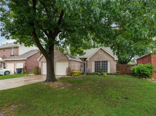 4757 Waterway Dr, Fort Worth, TX 76137-1533