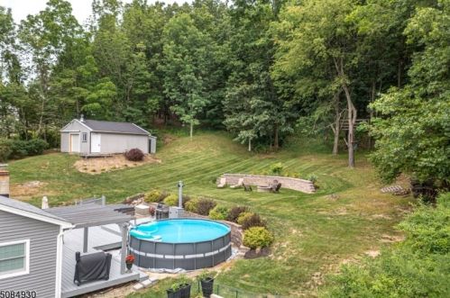 59 Layton Rd, Wantage NJ  07461-1807 exterior