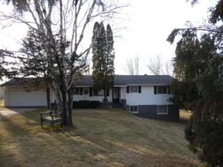 1404 Berlin St, Waupaca WI  54981-1977 exterior