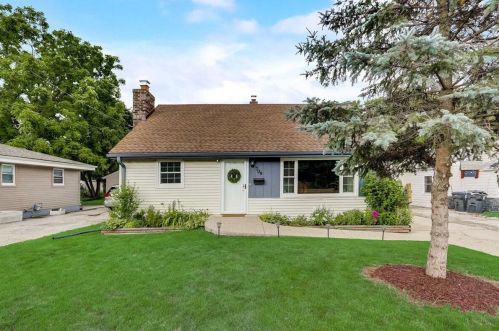 709 Westowne Ave, Waukesha, WI 53188-2833