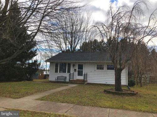 310 5th St, Shoemakersville, PA 19555-1520
