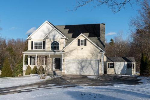 124 Comstock Trl, East Hampton, CT 06424-2307