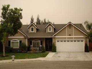 5783 Millbrae Ave, Fresno, CA 93722-8813