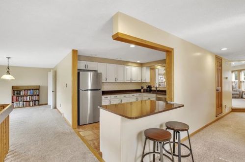 521 Meadowvale Dr, Cheswick, PA 15024-9469