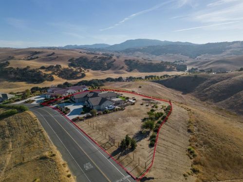 4025 Ashford Cir, Hollister CA  95023-8966 exterior