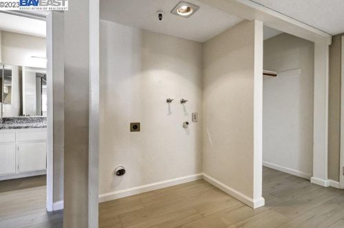 1132 Carpentier St, San Leandro CA  94577-2791 exterior