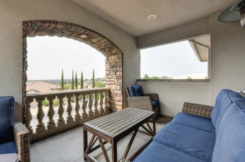 1781 Summer Cloud Ct, Folsom CA  95630-6249 exterior