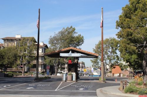 7233 Marina Pacifica Dr, Long Beach CA 90803-3899 exterior