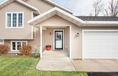 1907 Lake Park Pl, Alex, MN 56308-7556