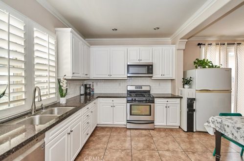 8326 Edgewood St, Chino CA  91708-9325 exterior