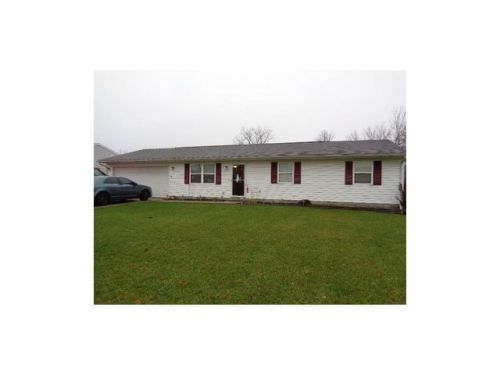 3307 Red Feather Dr, Sidney, OH 45365-8876