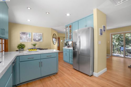 28005 Quercus Ct, Hayward, CA 94542-2216