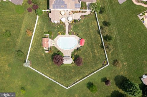 16 Livingston Ln, Lumberton Township NJ  08048-6210 exterior