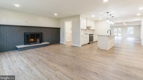 891 Kings Hwy, Pilesgrove NJ  08098-5456 exterior