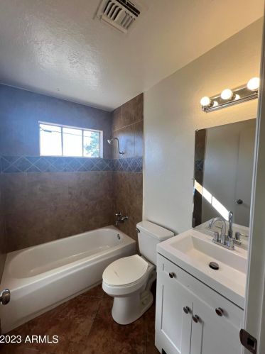 6807 8th St, Phoenix AZ 85022-3103 exterior