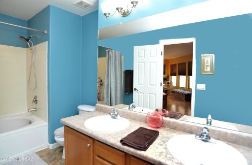 3944 Pine Creek Way, Tucson AZ 85745-7115 exterior