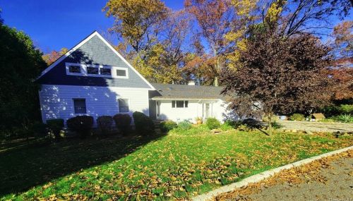 24 Old Country Rd, New Rochelle, NY 10804-3412