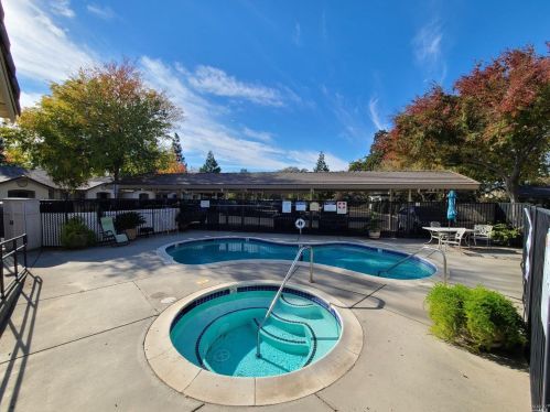 2001 Eastwood Dr, Vacaville CA  95687-6173 exterior