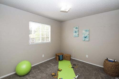 118 Oakmeade Ct, Vacaville CA exterior