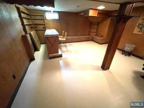 281 Lindbergh Blvd, Teaneck NJ  07666-6542 exterior