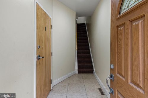 6 13th St, Wilmington, DE 19801-1102