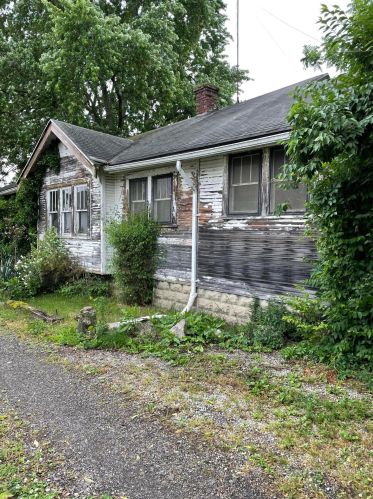 124 Oak St, Washington Ch, OH 43160-1966