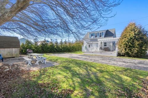 836 Point Judith Rd, South Kingstown RI  02882-5174 exterior