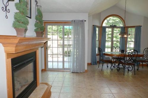 3104 Sugarberry Ln, New Castle PA  16105-1382 exterior