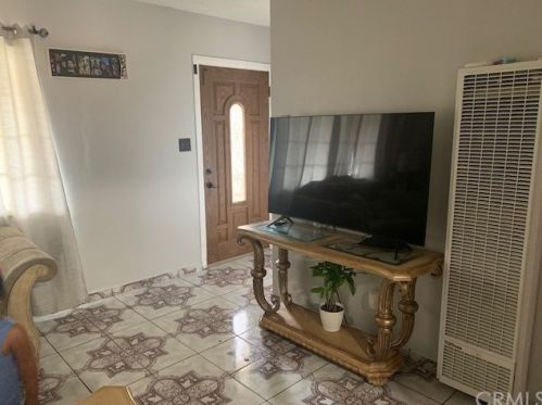 5447 35th St, Riverside, CA 92509-4536