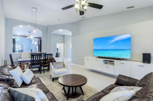 15206 Cortona Way, Naples FL  34120-0672 exterior