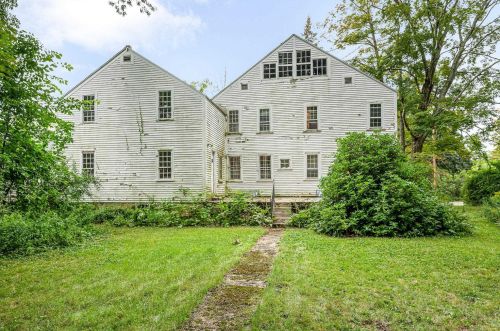 201 Main St, Hampstead, NH 03841-2089