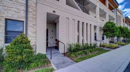 8045 104th Ave, Miami, FL 33178-2659