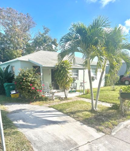 832 2nd St, West Palm Beach, FL 33401-4404