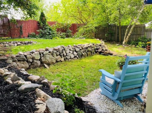 4 Bishop Ct, United States Coast Guard Ac CT  06320-5601 exterior