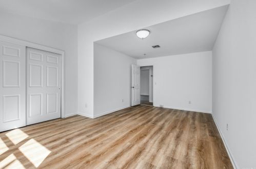 7 Georgia St, Elwood NY  11731-2230 exterior