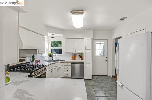3798 Canyon Way, Pacheco CA  94553-3714 exterior