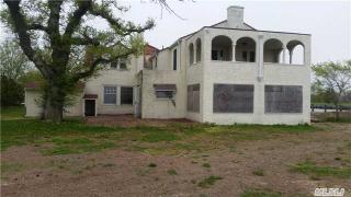 1 Concourse, Brightwaters, NY 11718-2003
