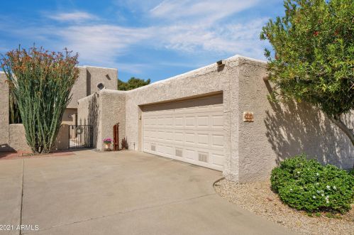 4031 Charter Oak Rd, Phoenix, AZ 85032-7471