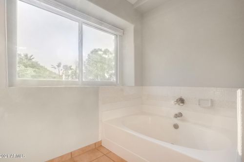 1925 Behrend Dr, Phoenix AZ  85024-1242 exterior