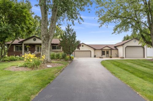10823 Morse Rd, Pataskala, OH 43062-8692